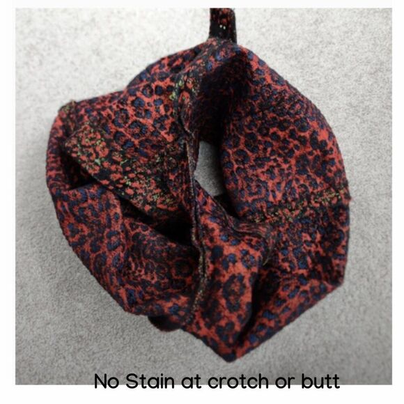 Basic Zara High Rise Red Floral Jacquard Zipper Short - Picture 7 of 11